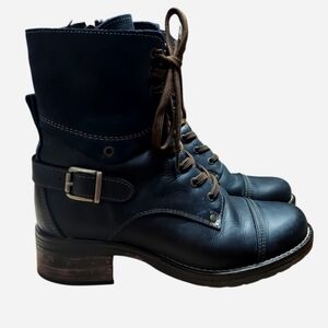 Taos Woman's  Navy Crave Combat Boots Size 38